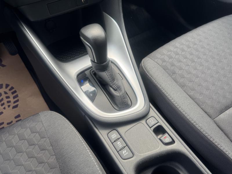 Toyota Yaris 1.5 hybrid - photo 17