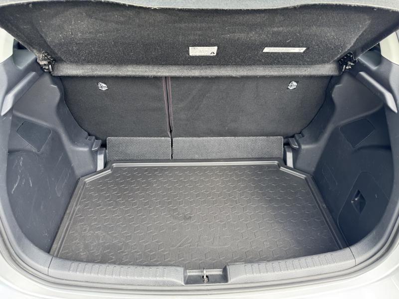 Toyota Yaris 1.5 Hybrid - photo 16