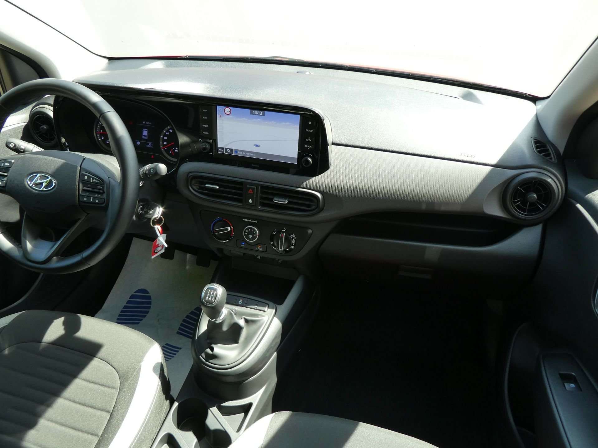 Hyundai i10 1.0i - Eurekar - photo 9