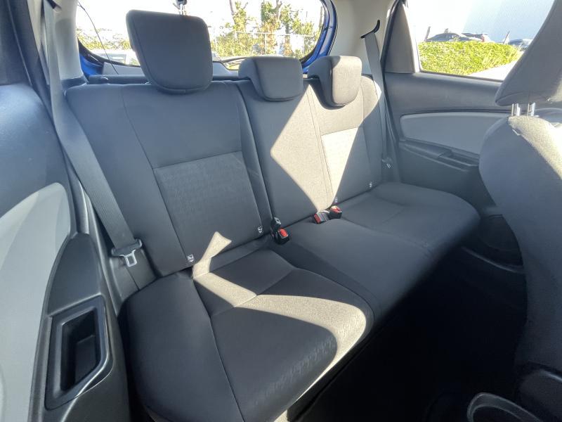 Toyota Yaris 1.0 VVT-I - photo 12