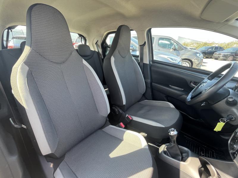 Toyota Aygo 1.0 VVT-i x-play II - photo 13