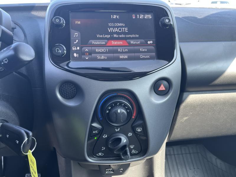 Toyota Aygo 1.0 VVT-i x-play II - photo 11