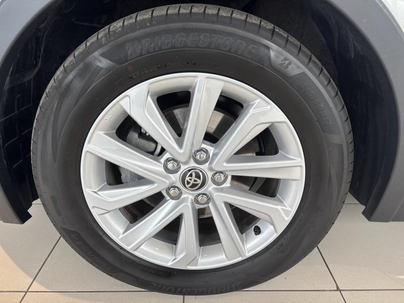 Toyota C-HR 1.8 Hybrid - photo 18