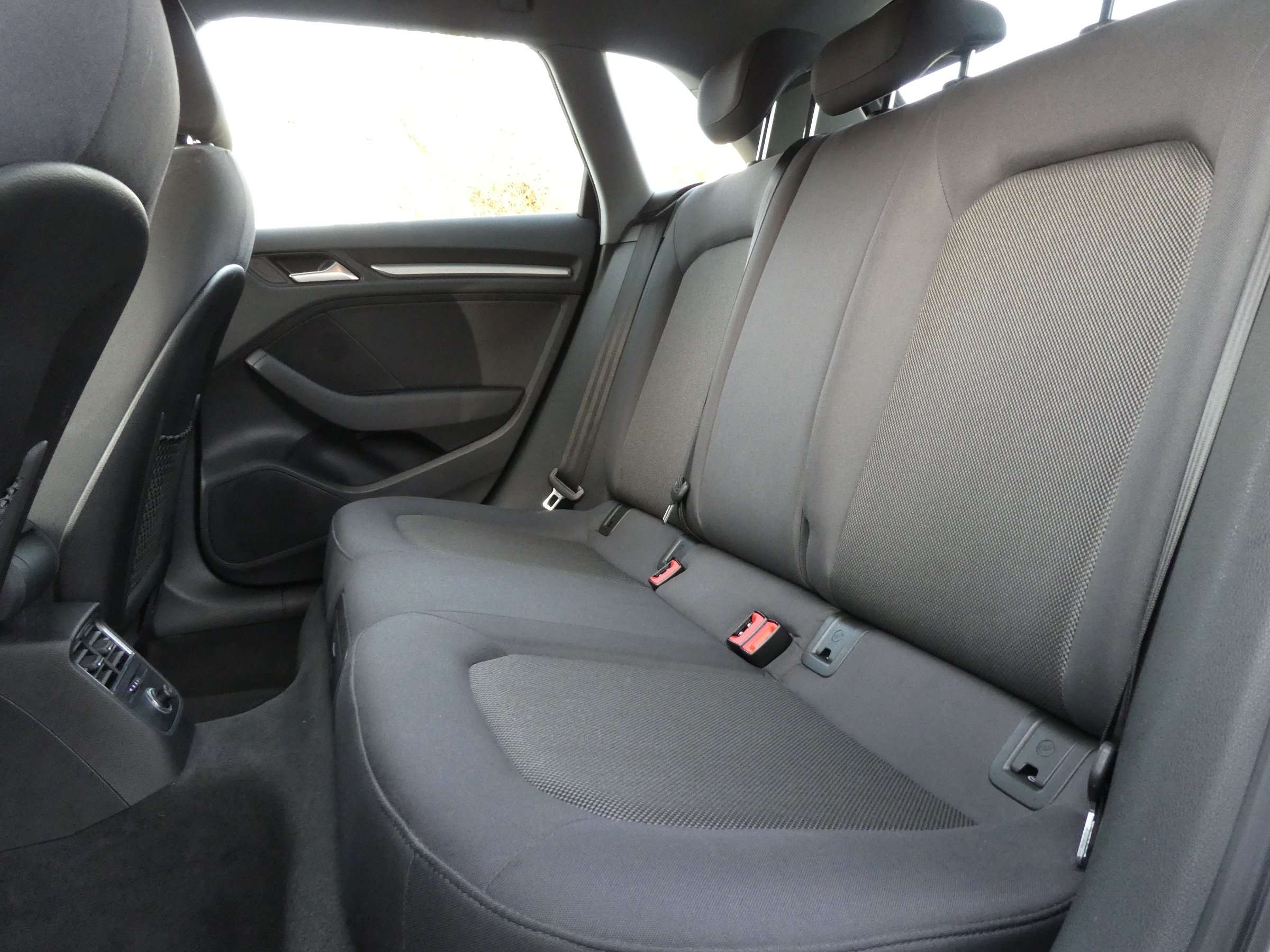 Audi A3 1.6 TDI - Eurekar - photo 7