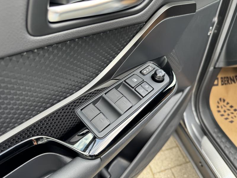 Toyota C-HR 1.8 Hybrid - photo 15
