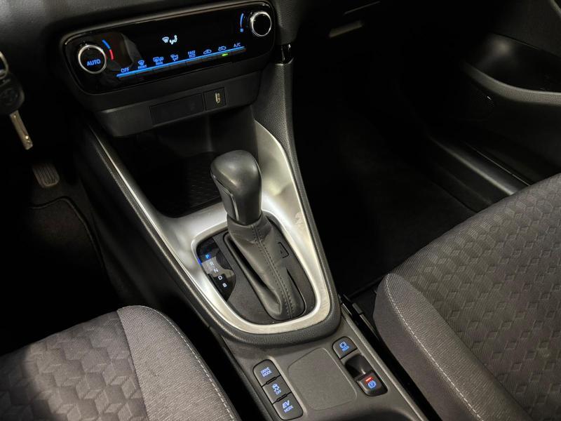 Toyota Yaris 1.5 Hybrid Dynamic CVT - photo 14
