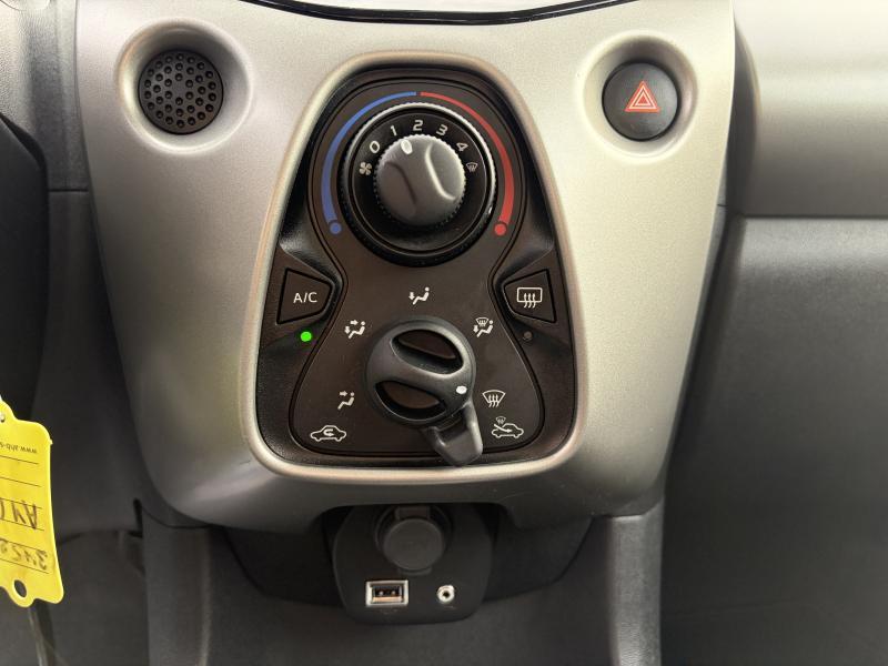 Toyota Aygo 1.0 VVT-i Multi Mode x-play - photo 12