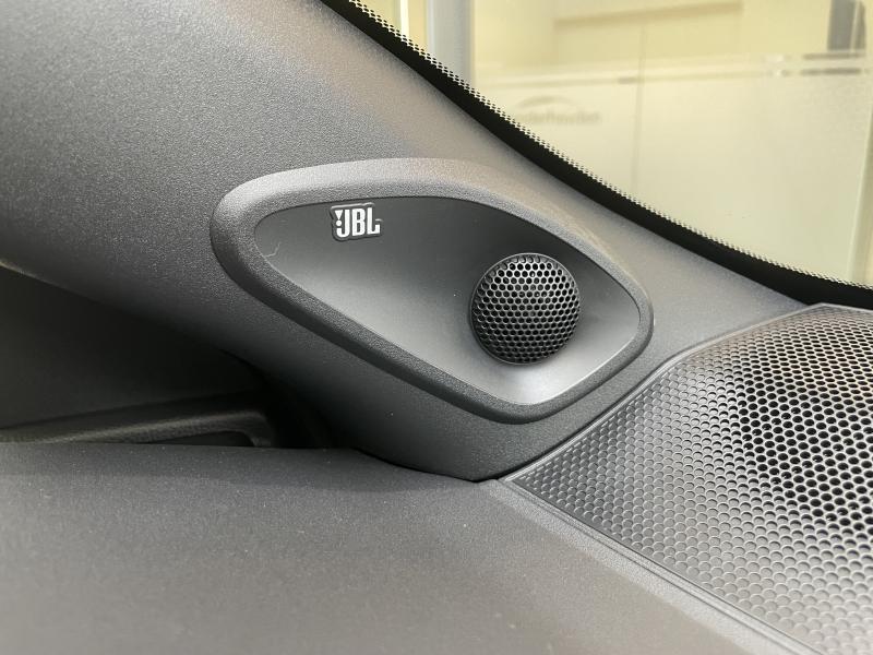 Toyota Yaris 1.6 ESSENCE - photo 15