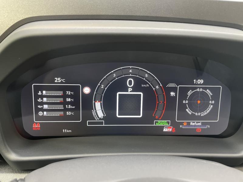 Toyota Yaris 1.6 ESSENCE - photo 6