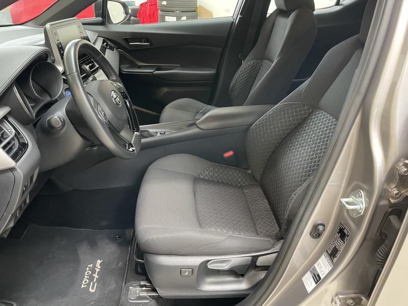 Toyota C-HR 1.8 Hybrid - photo 12