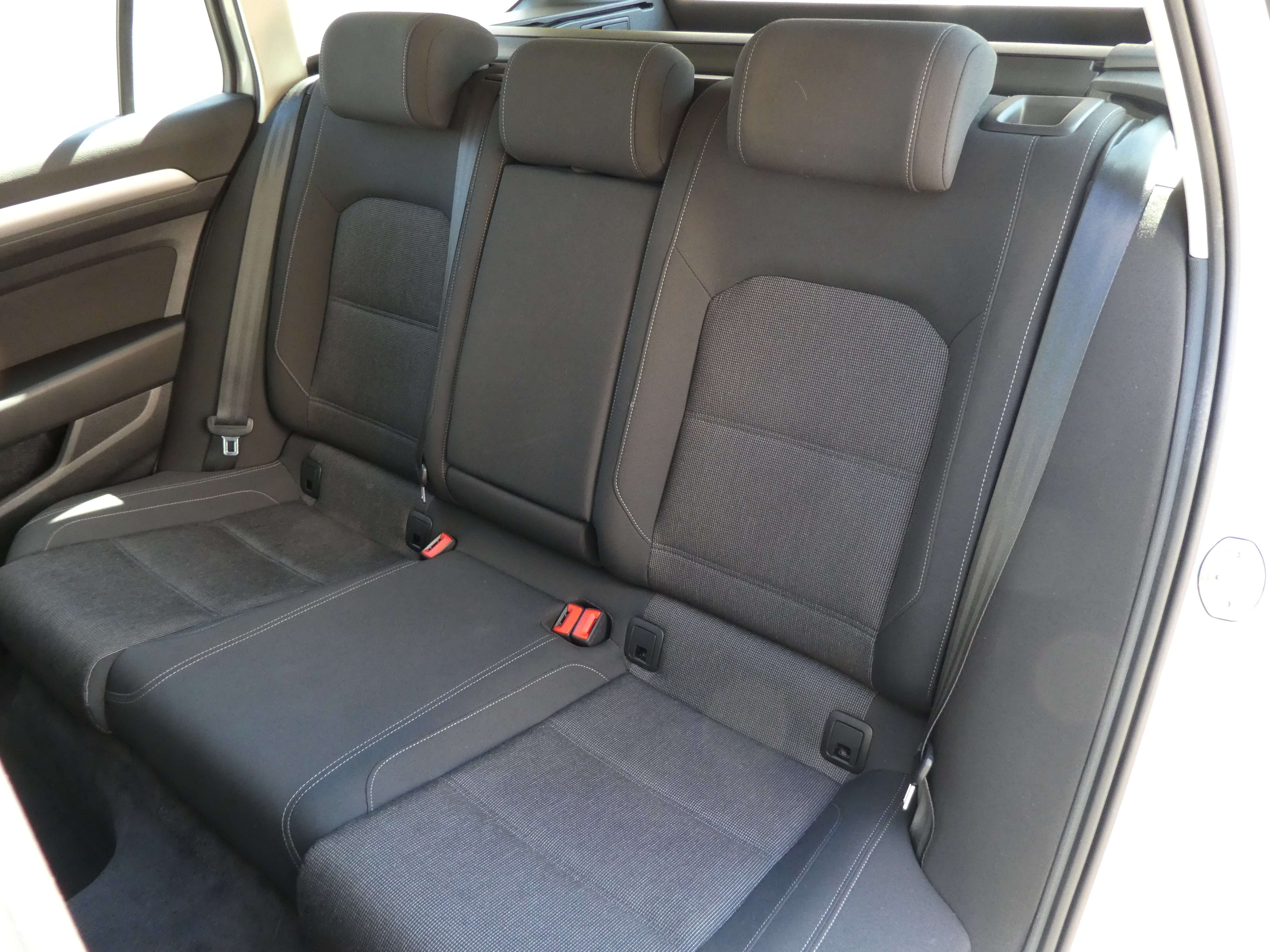Volkswagen Passat Variant 1.6 TDI - Eurekar - photo 14