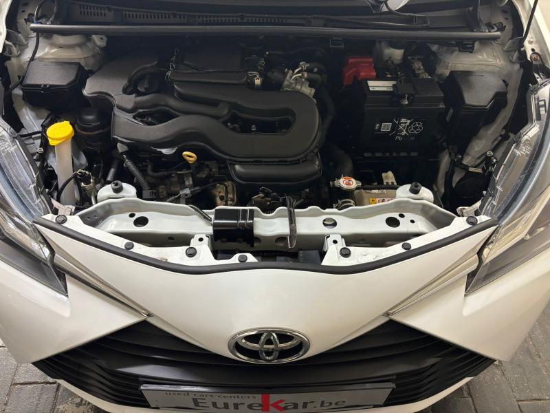 Toyota Yaris 1.0 VVT-i Connect - photo 16