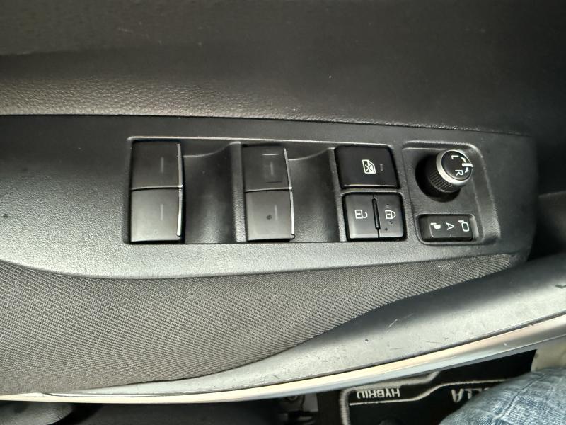Toyota Corolla 1.8 HYBRID STYLE - photo 13