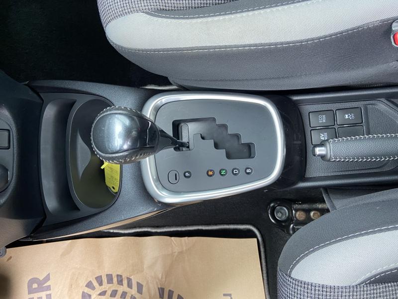 Toyota Yaris 1.5 Hybrid Lounge CVT - photo 14