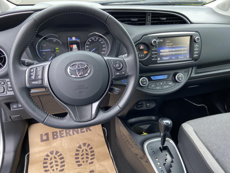 Toyota Yaris 1.5 Hybrid Lounge CVT - photo 7
