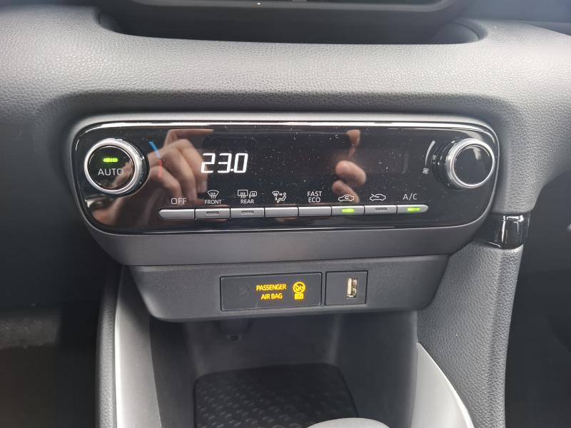 Toyota Yaris 1.5 HYBRID DYNAMIC - photo 8