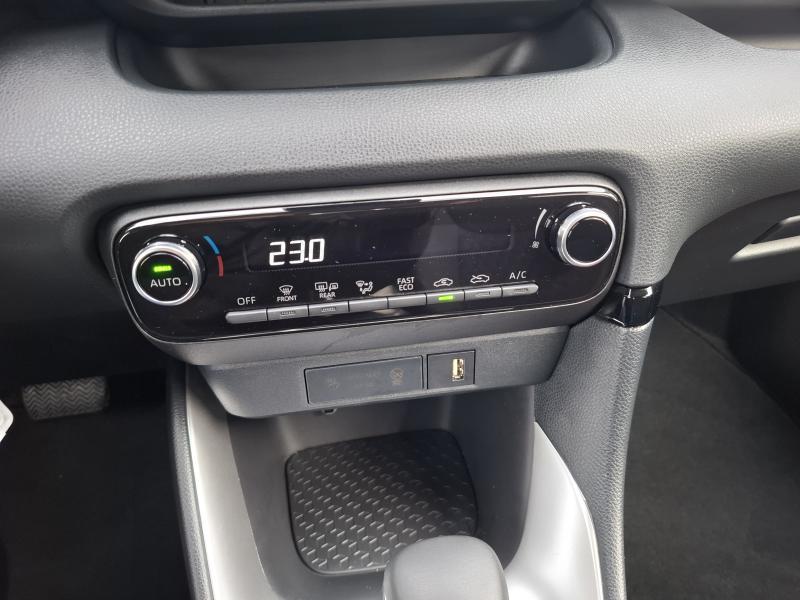 Toyota Yaris 1.5 HYBRID DYNAMIC - photo 9