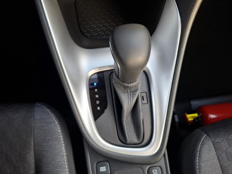 Toyota Yaris 1.5 HYBRID DYNAMIC CVT - photo 8
