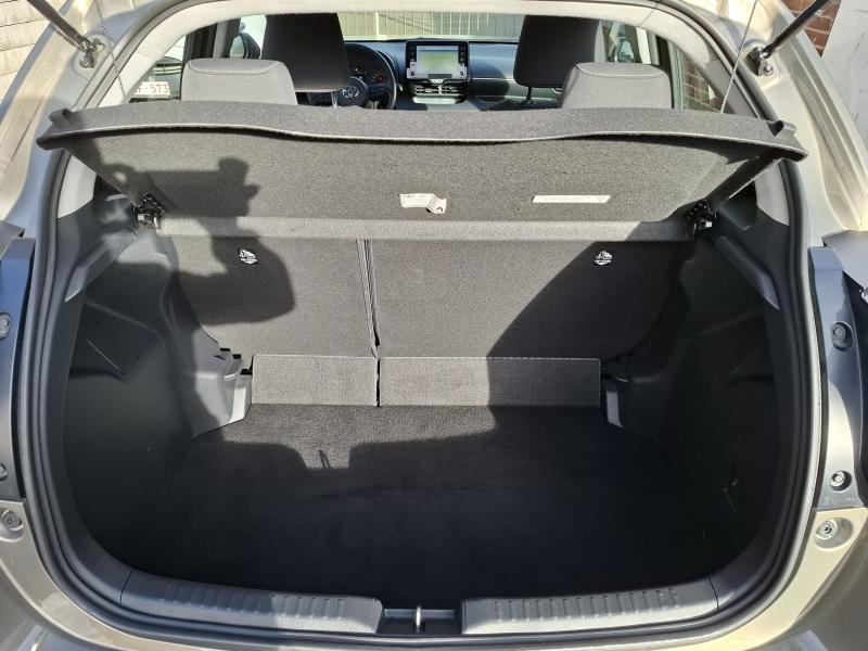 Toyota Yaris 1.5 HYBRID DYNAMIC CVT - photo 16