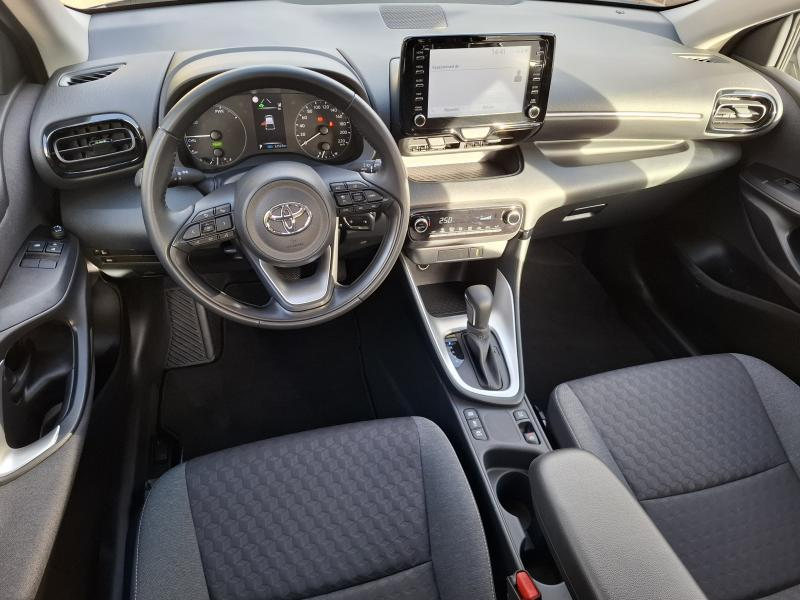 Toyota Yaris 1.5 HYBRID CVT DYNAMIC - photo 13