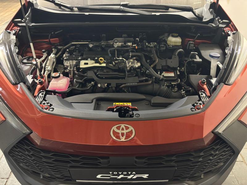 Toyota C-HR 2.0 PHEV 223cv - photo 19