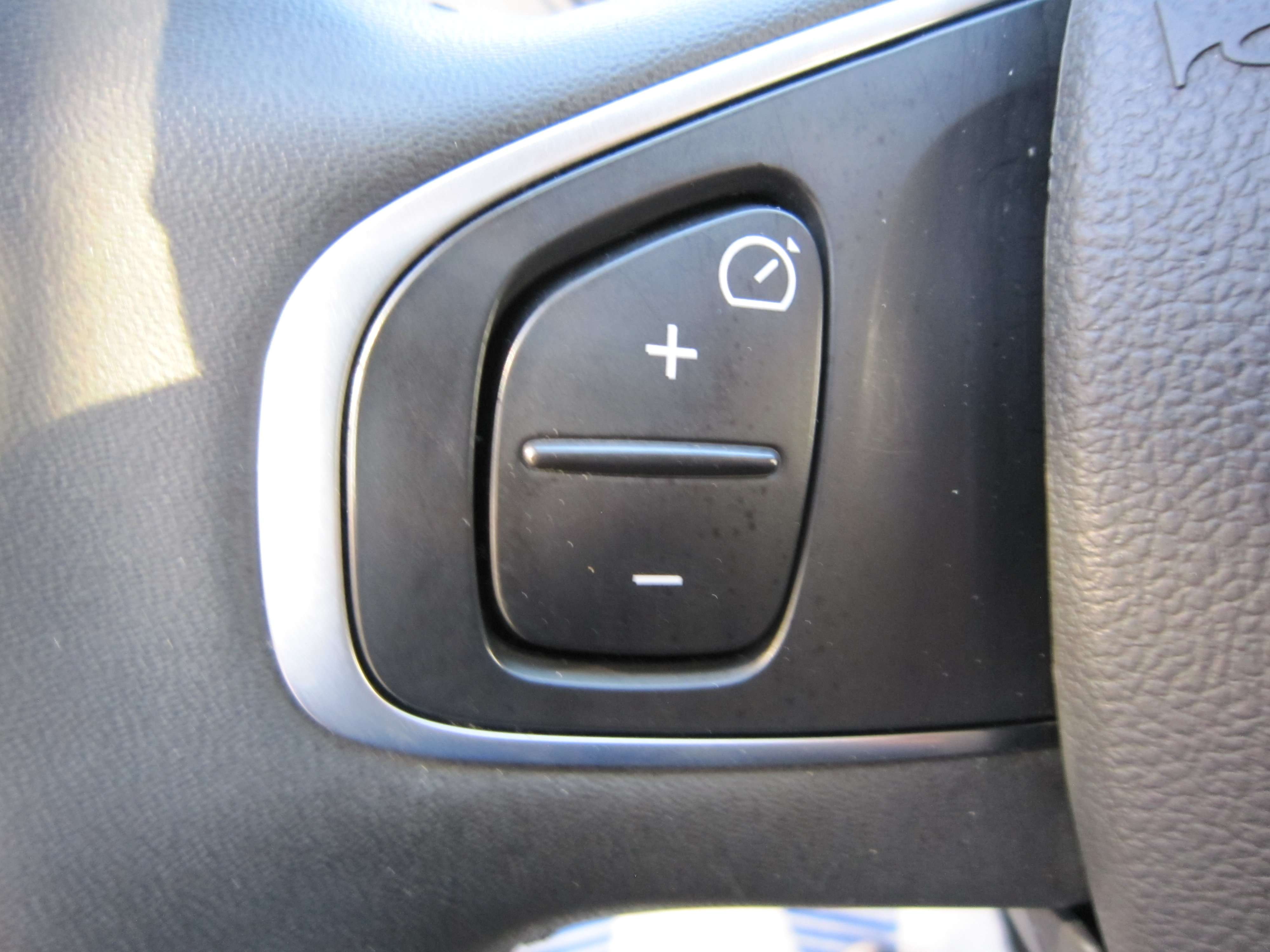 Renault Captur 0.9 TCE - Eurekar - photo 16