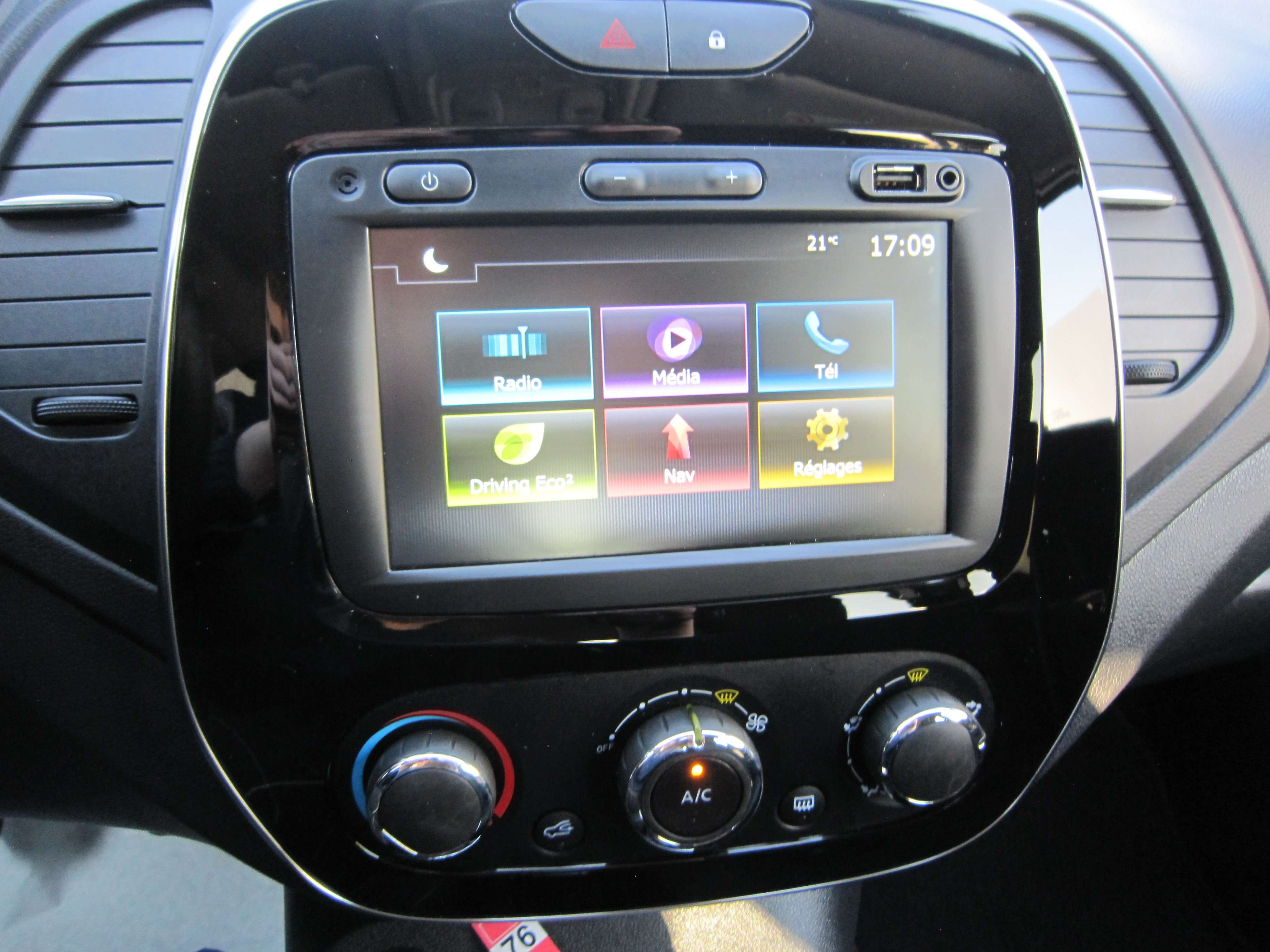 Renault Captur 0.9 TCE - Eurekar - photo 21