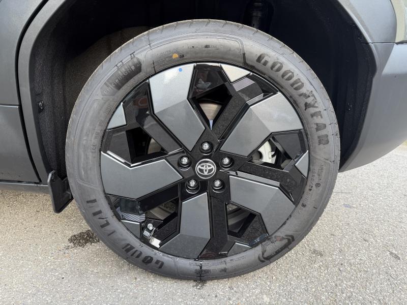 Toyota Urban Cruiser BEV 61kWh - photo 20