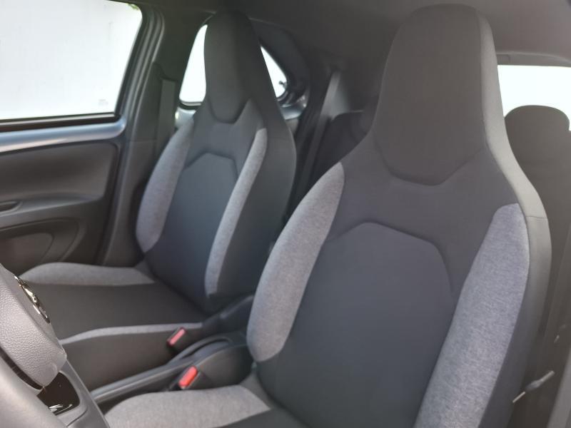 Toyota Aygo X 1.0 VVT-I X-PLAY CVT - photo 12