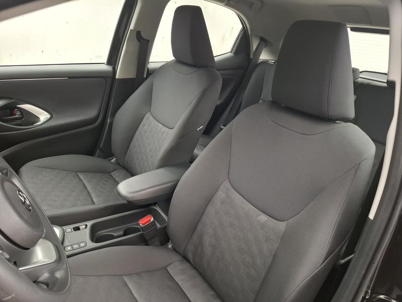 Toyota Yaris 1.5 HYBRID DYNAMIC CVT - photo 12