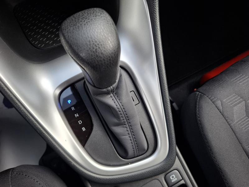 Toyota Yaris 1.5 HYBRID DYNAMIC CVT - photo 8