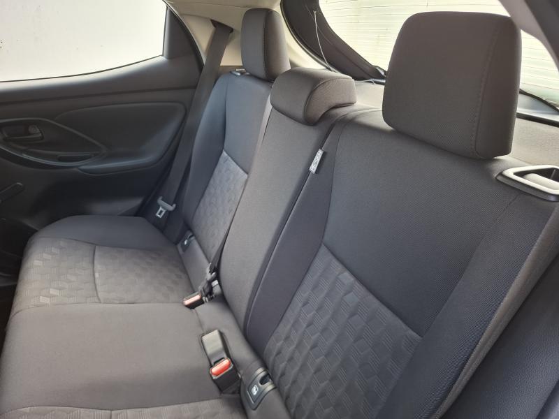 Toyota Yaris 1.5 HYBRID DYNAMIC CVT - photo 13