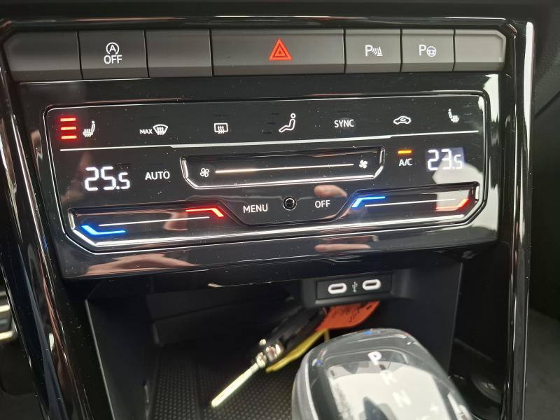 Volkswagen T-Roc 1.5 TSI R-LINE DSG - photo 10