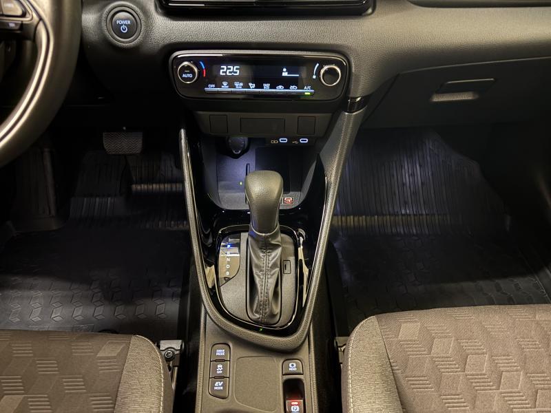 Toyota Yaris 1.5 Hybrid Iconic + Hi-Tech Pa - photo 15