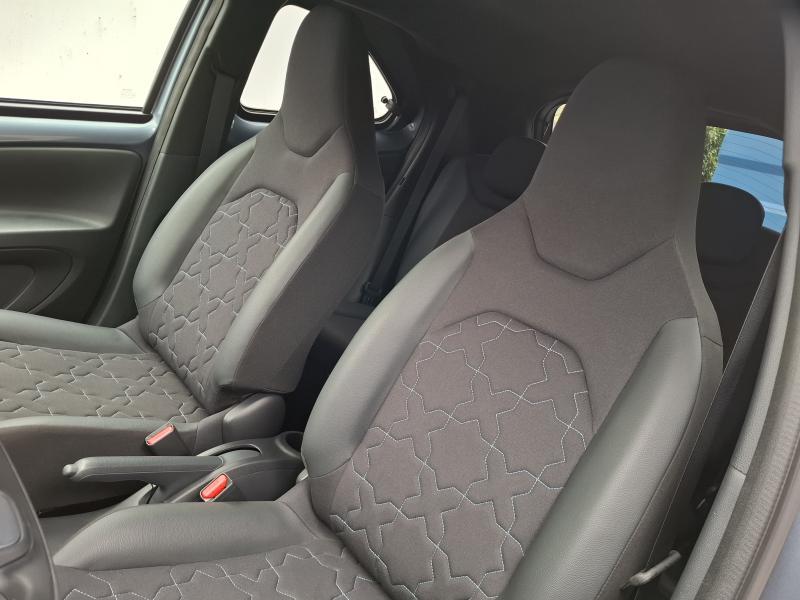 Toyota Aygo X 1.0 VVT-I ENVY - photo 13