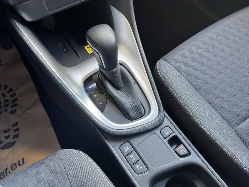 Toyota Yaris 1.5 HYBRID ICONIC - photo 15