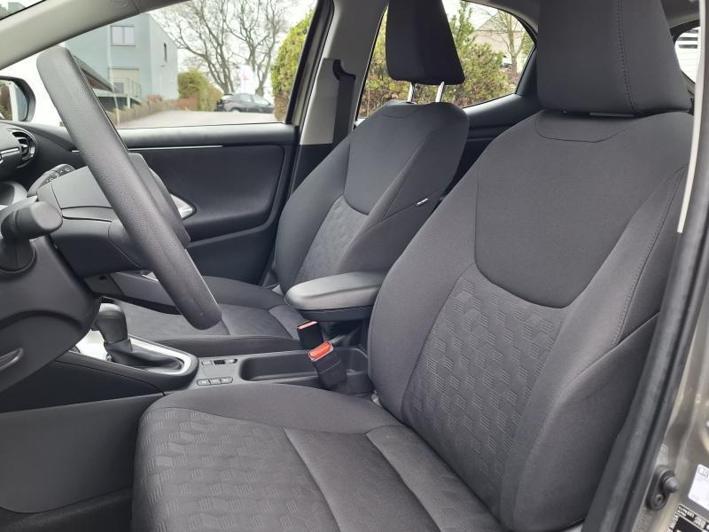 Toyota Yaris 1.5 HYBRID DYNAMIC - photo 11