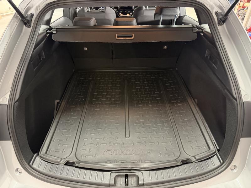 Toyota Corolla TS 1.8 Hybrid CVT - photo 18