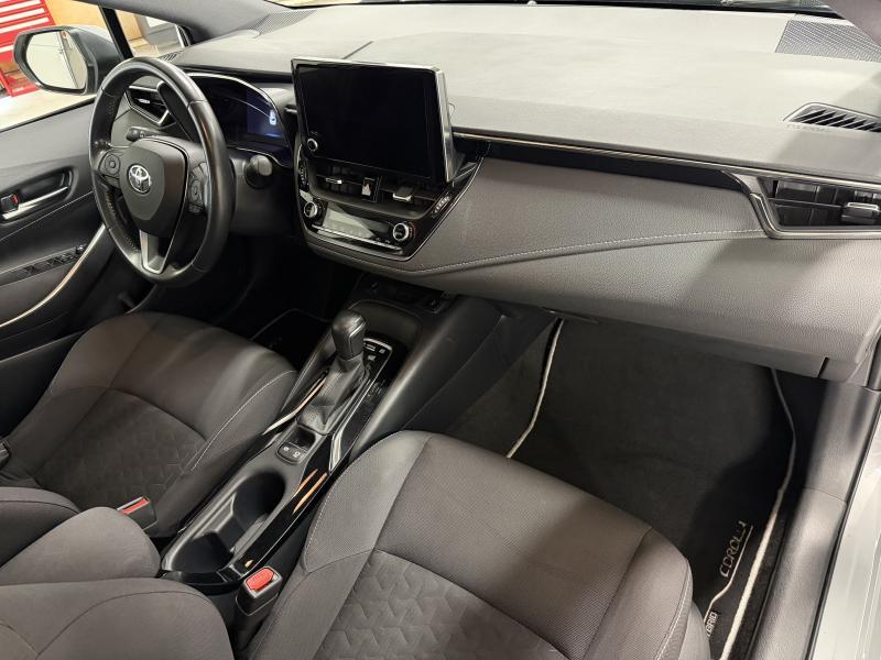 Toyota Corolla TS 1.8 Hybrid CVT - photo 17