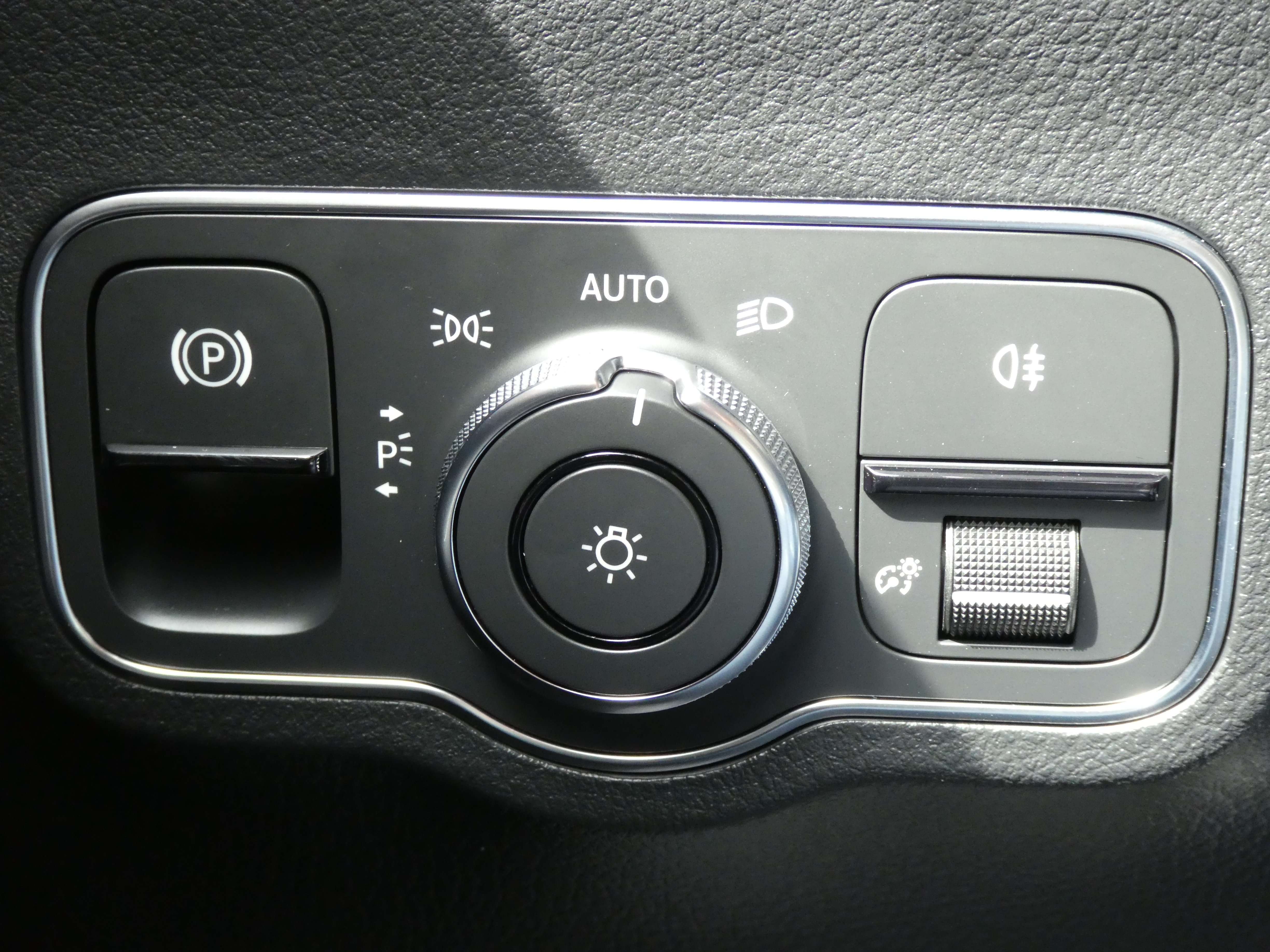 Mercedes-Benz B 180 1.5 D - Eurekar - photo 28