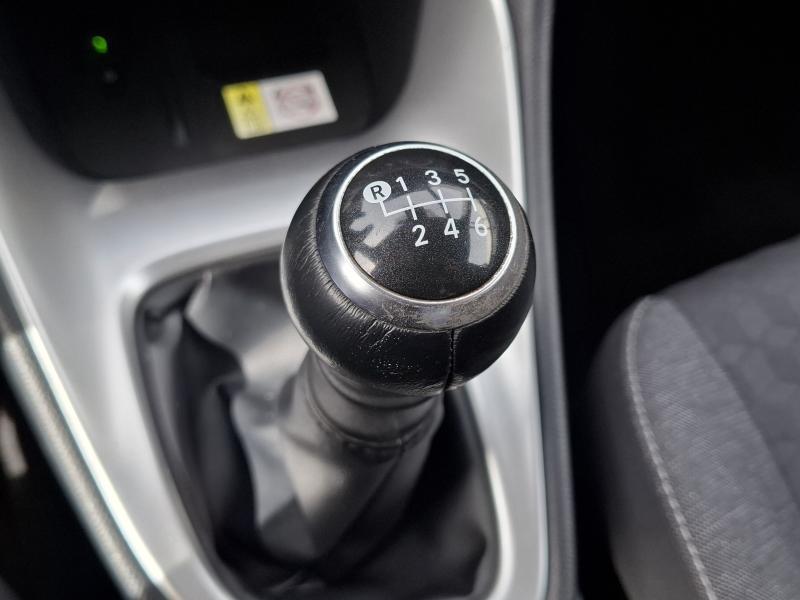 Toyota Yaris 1.5 HYBRID ICONIC - photo 7