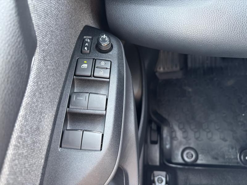 Toyota Yaris 1.5 HYBRID ICONIC - photo 13