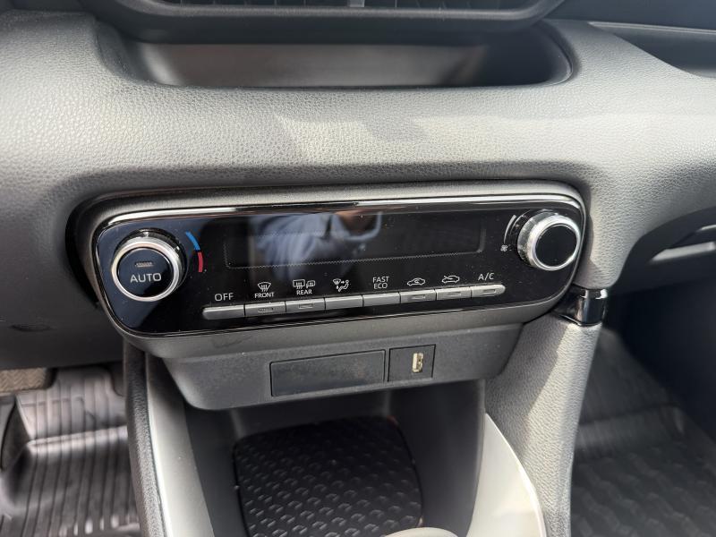 Toyota Yaris 1.5 Hybrid CVT Dynamic - photo 12