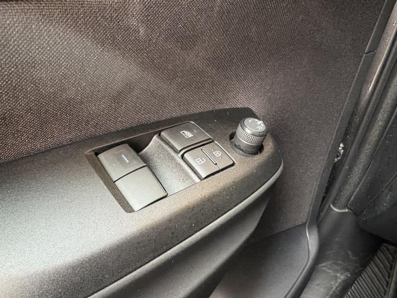 Toyota Yaris 1.5 Hybrid DYNAMIC - photo 12