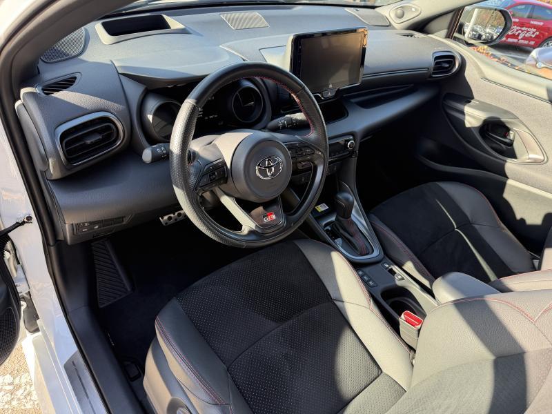 Toyota Yaris 1.5 HYBRID CVT GR SPORT - photo 14