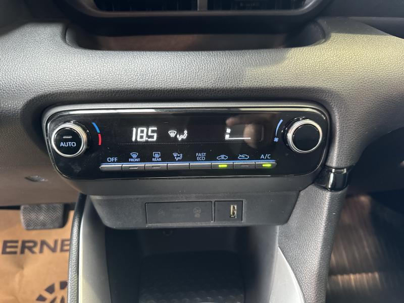 Toyota Yaris 1.5 Hybrid DYNAMIC CVT - photo 14