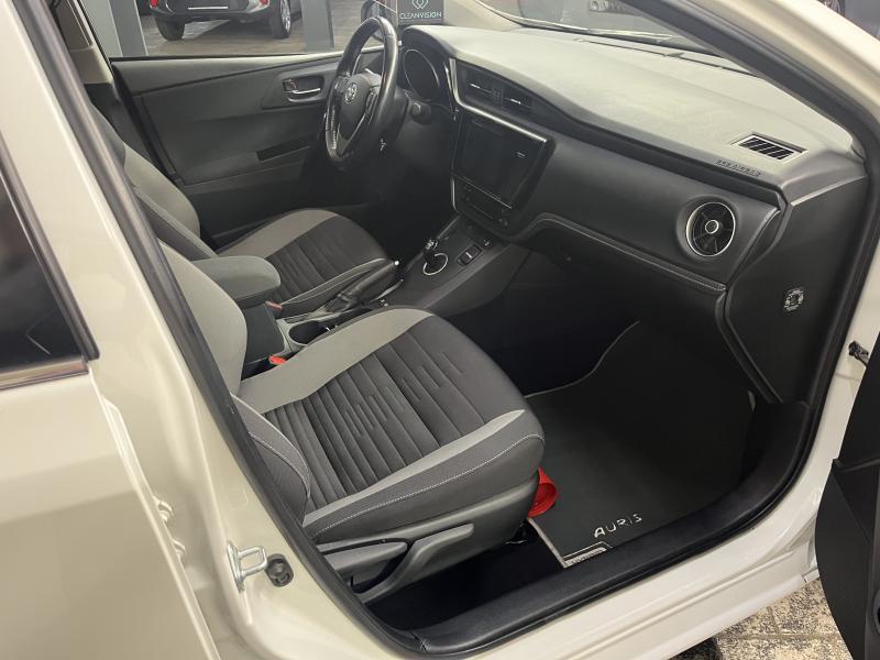 Toyota Auris 1.8 CVT HSD TC Comfort - photo 6