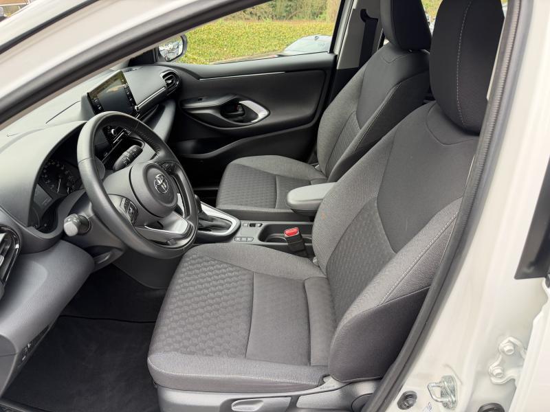 Toyota Yaris 1.5 HYBRID DYNAMIC - photo 12