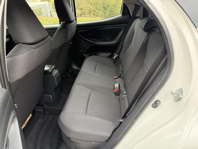 Toyota Yaris 1.5 HYBRID DYNAMIC - photo 14