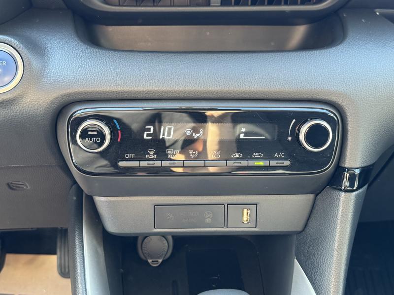 Toyota Yaris 1.5 HYBRID ICONIC - photo 8